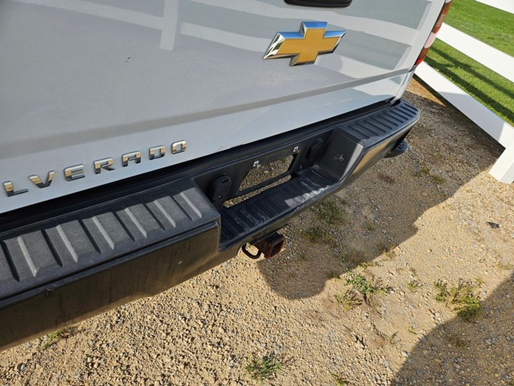2017-chevrolet-1500-image-15