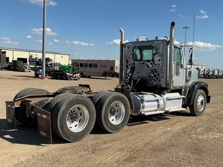 2015-freightliner-coronado-122-sd-image-5