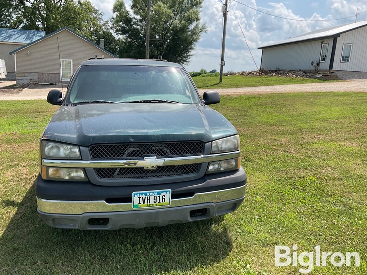 2004-chevrolet-silverado-1500-image-2
