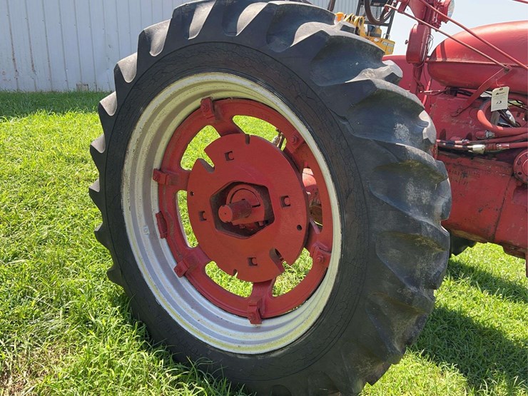 1953-farmall-super-m-image-17
