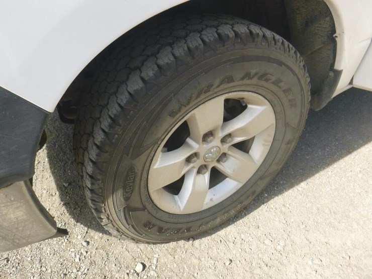 2014-dodge-1500-image-13