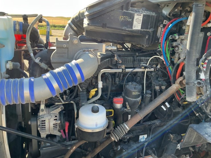 2019-peterbilt-567-image-9