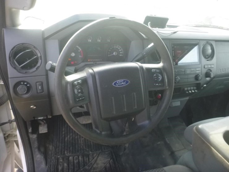 2016-ford-f550-image-15