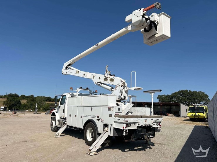 2019-freightliner-m2-106-image-3