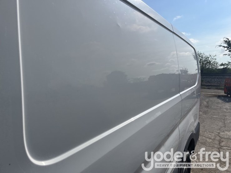 2015-ford-transit-image-27