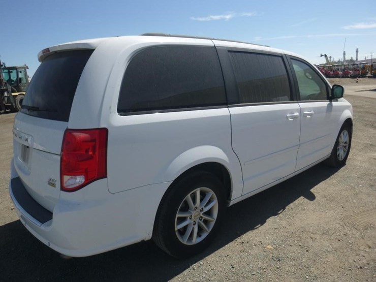 2015-dodge-grand-caravan-image-3