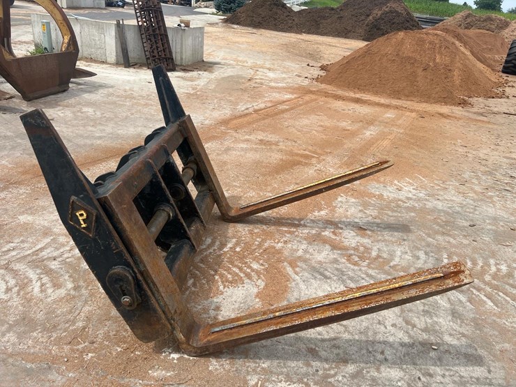 2020-deere-344l-image-57