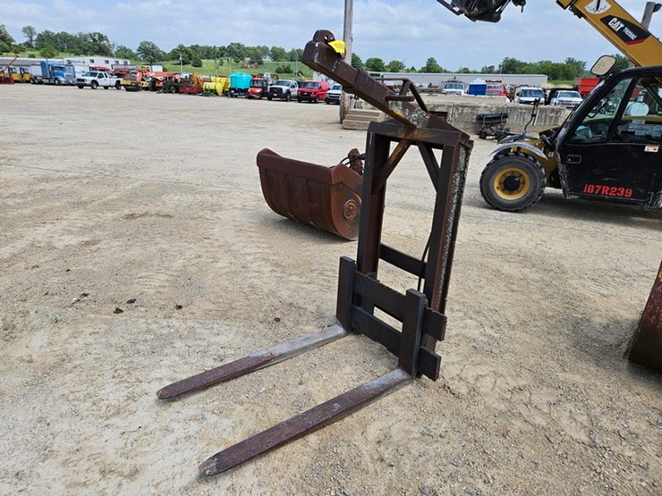 #103-•-pallet-fork-&-boom-image-1