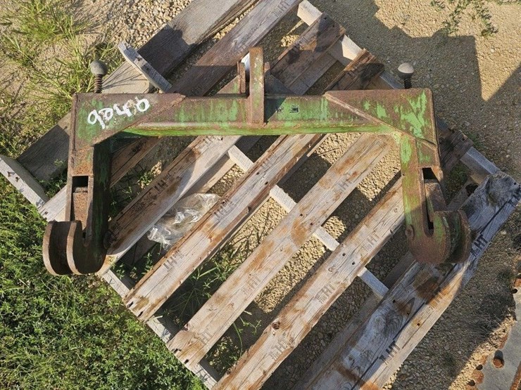 john-deere-quick-hitch-image-1