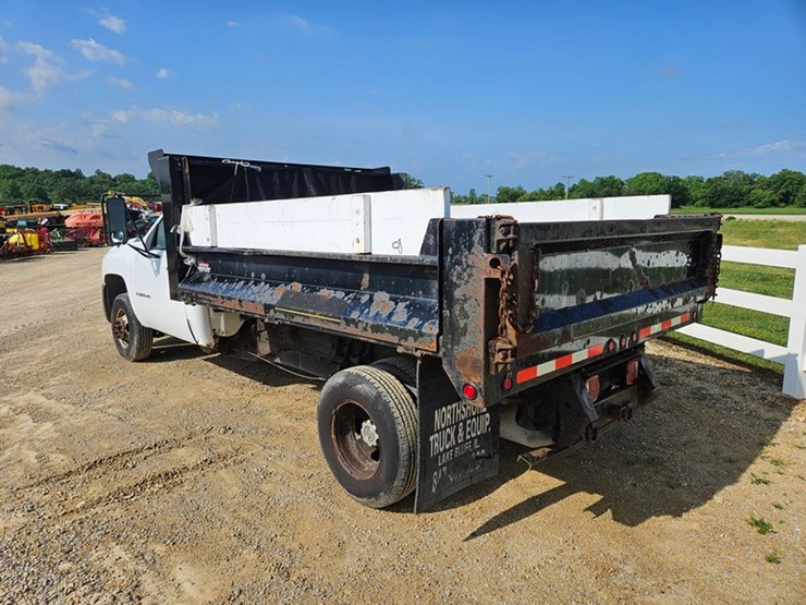 2007-chevrolet-3500hd-image-3