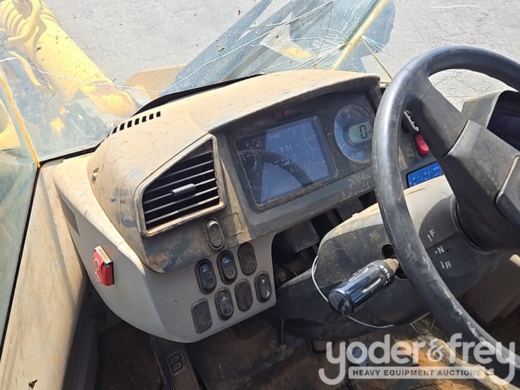 2017-komatsu-wa270-8-image-32