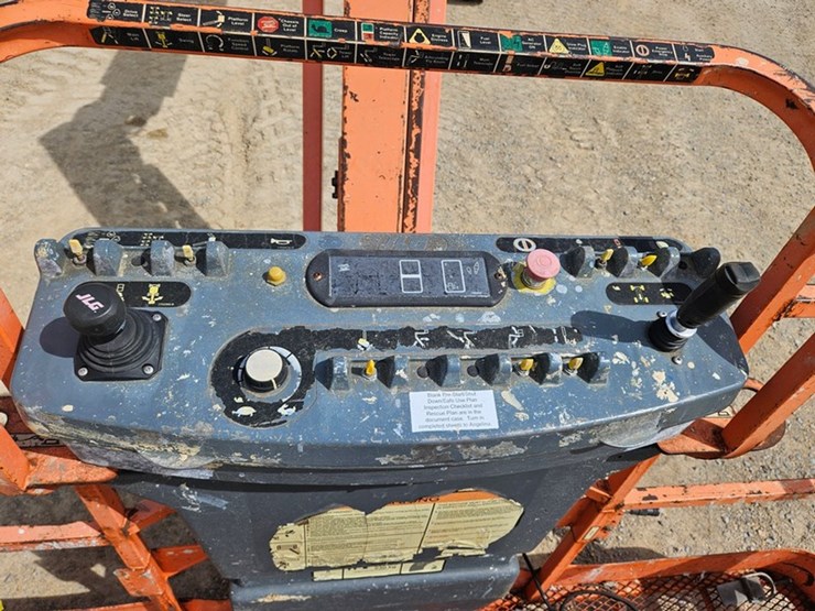 #89-•-jlg-460si-basket-lift-image-13