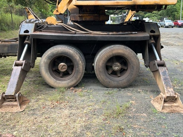#131-•-1988-husky-brute-knuckleboom-on-truck-image-62