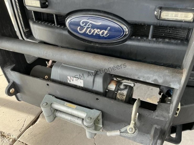 2013-ford-f550-image-11