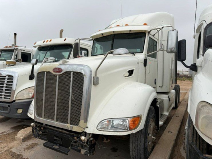 2012-peterbilt-386-image-1