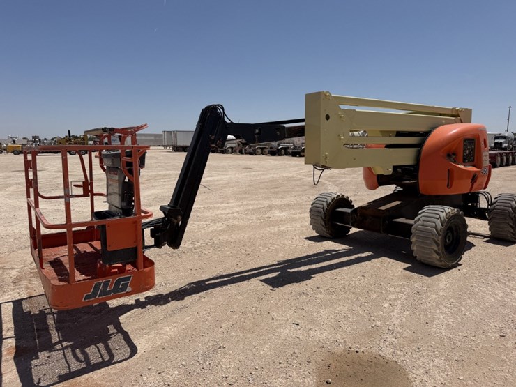 2013-jlg-450aj-image-2