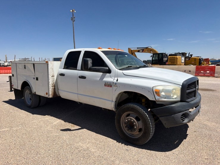 2008-dodge-ram-4500-image-3
