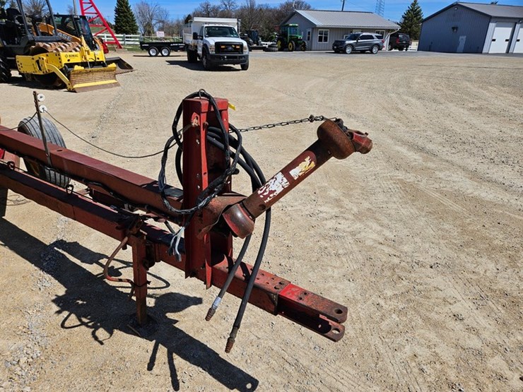 new-holland-770-image-9