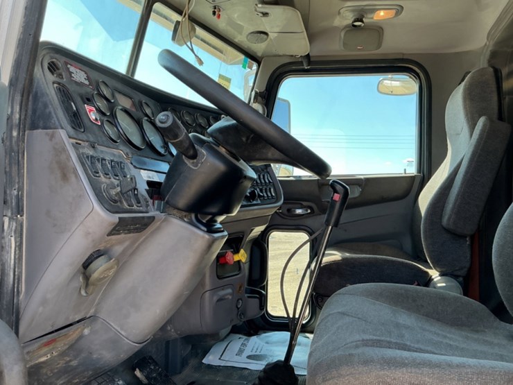 2015-peterbilt-367-image-20
