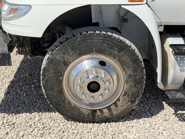 2016-international-durastar-4300-image-18