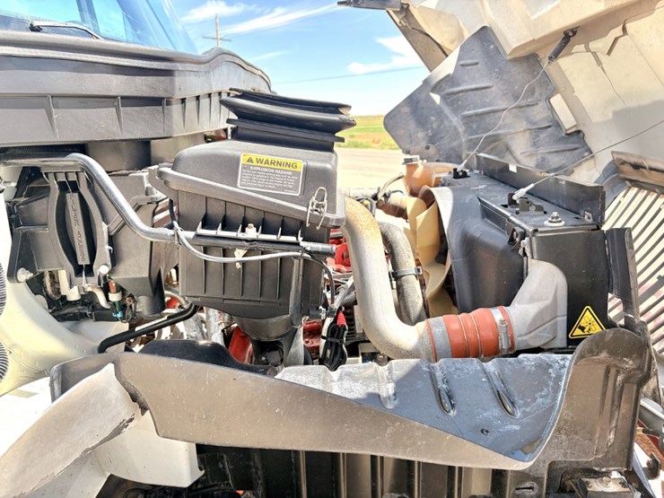 2019-international-durastar-4300-image-12
