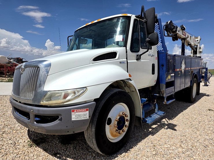 2010-international-durastar-4300-image-1