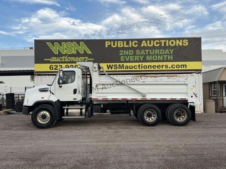 2016-freightliner-114sd-image-1