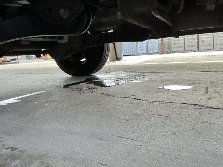 2011-ford-f550-image-26