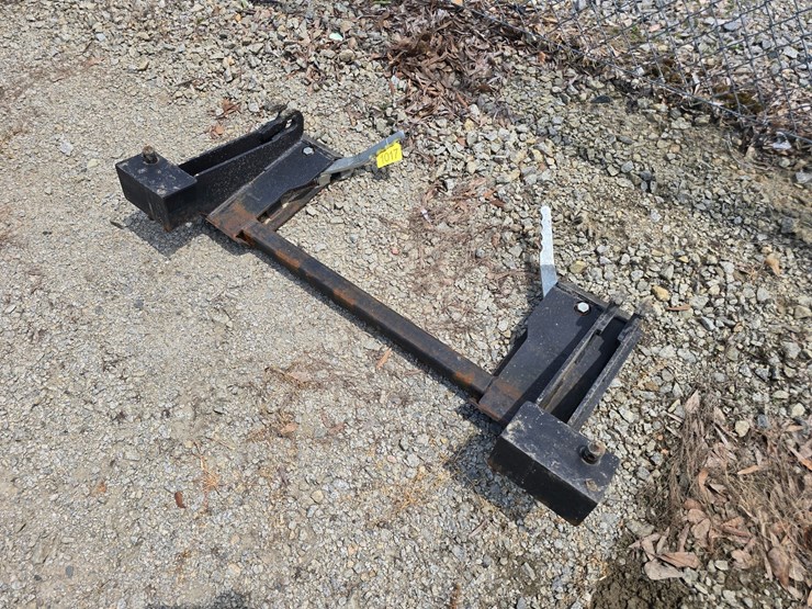 john-deere-320r-image-1