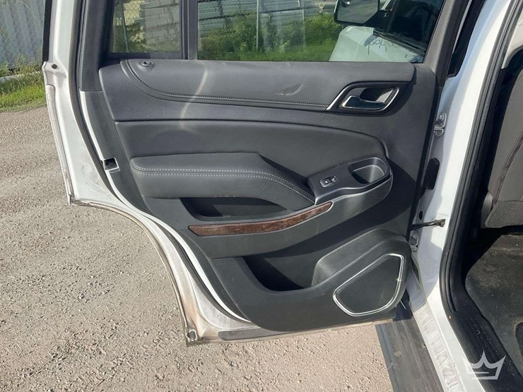 2019-chevrolet-tahoe-image-16
