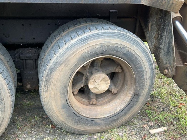 #131-•-1988-husky-brute-knuckleboom-on-truck-image-72