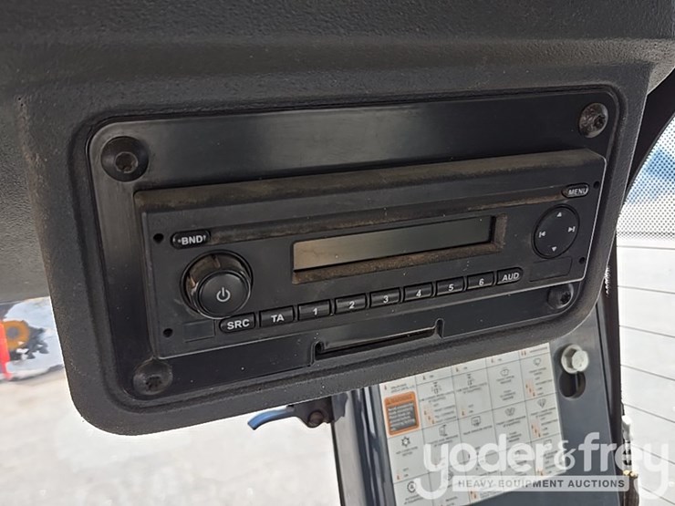 2016-deere-672gp-image-63