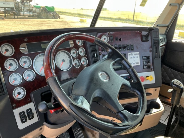 2012-freightliner-coronado-122-sd-image-21