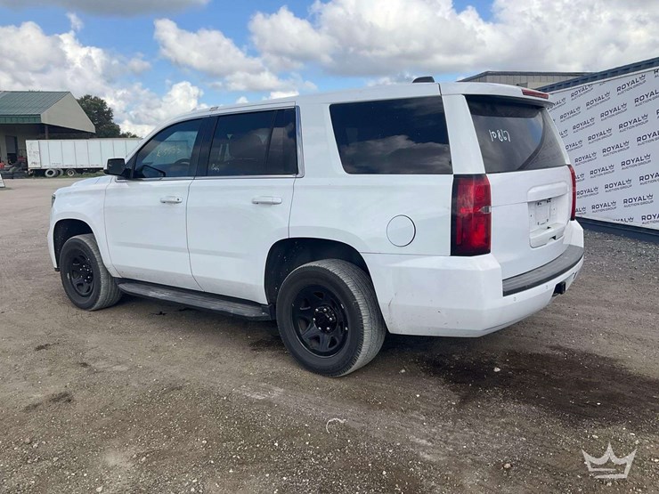 2019-chevrolet-tahoe-image-4