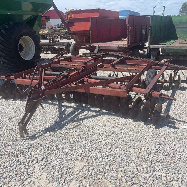 INTERNATIONAL 370