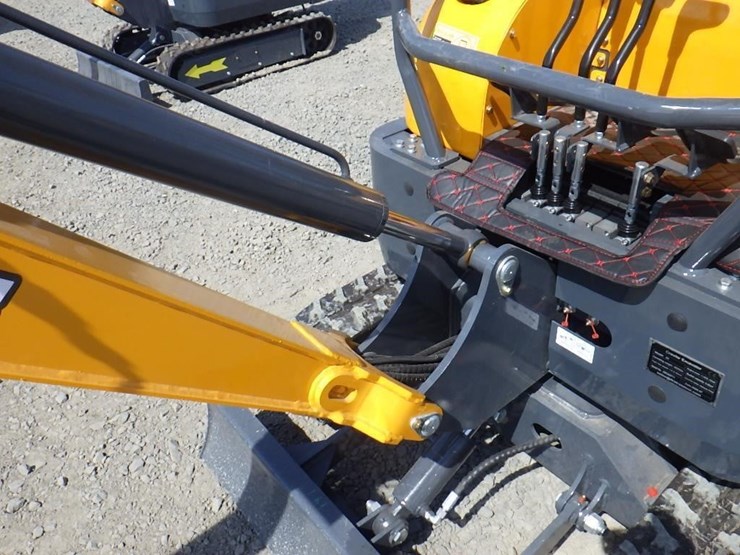 2026-vicsec-22-hydraulic-excavator-image-8