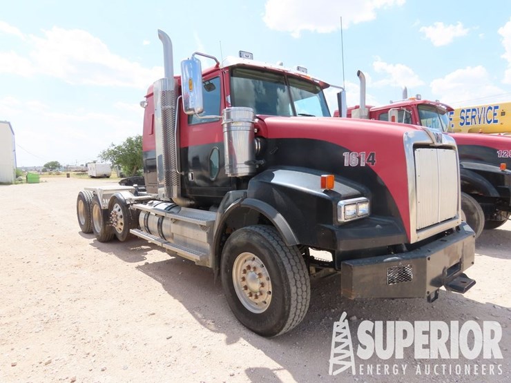 2015-western-star-4900-image-2