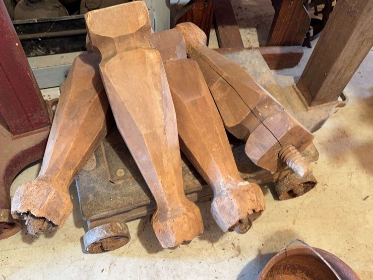 rolling-fairbanks-platform-scale-and-wooden-legs-image-3