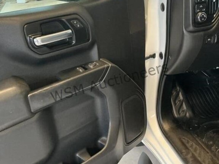 2021-chevrolet-silverado-1500-image-23