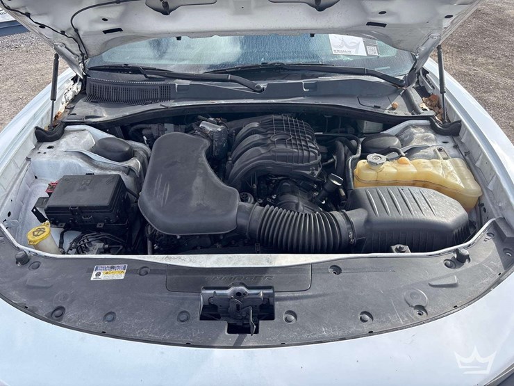 2018-dodge-charger-sedan-image-10