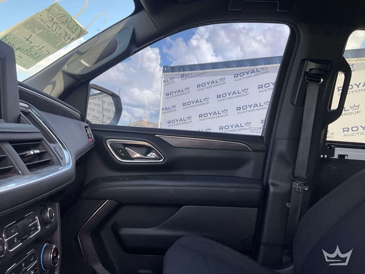 2021-chevrolet-tahoe-image-18