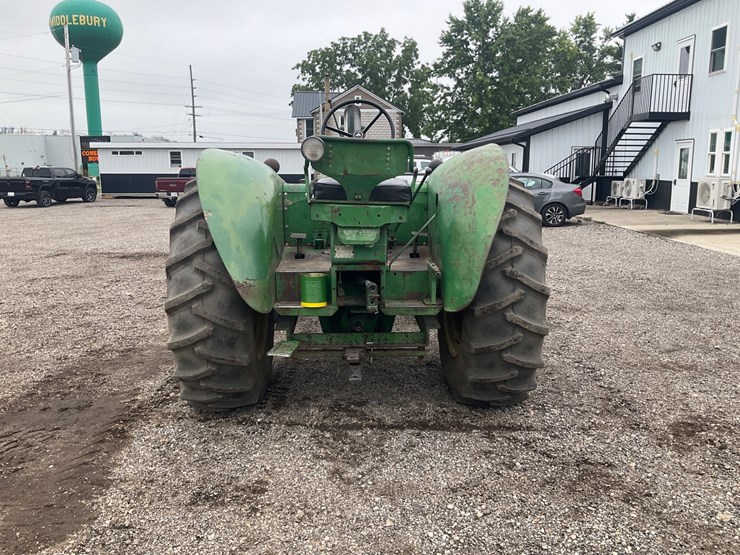 1958-john-deere-820-image-4