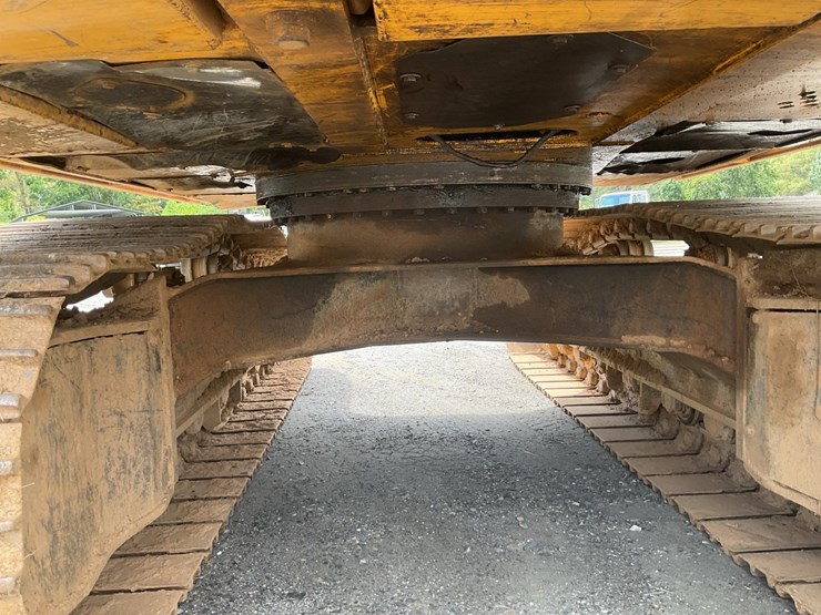 2004-deere-160c-lc-image-30