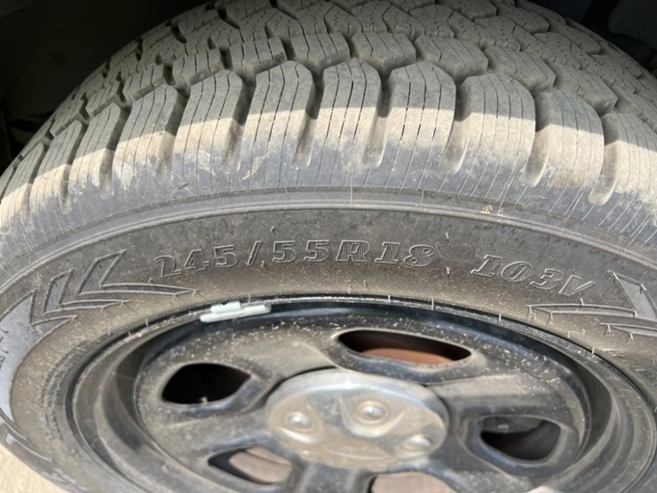 2016-ford-explorer-image-16