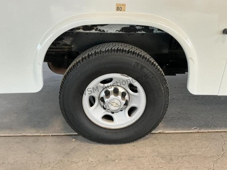 2013-chevrolet-express-3500-image-8
