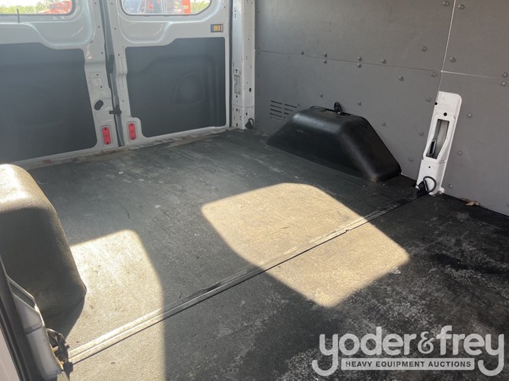 2015-ford-transit-image-15