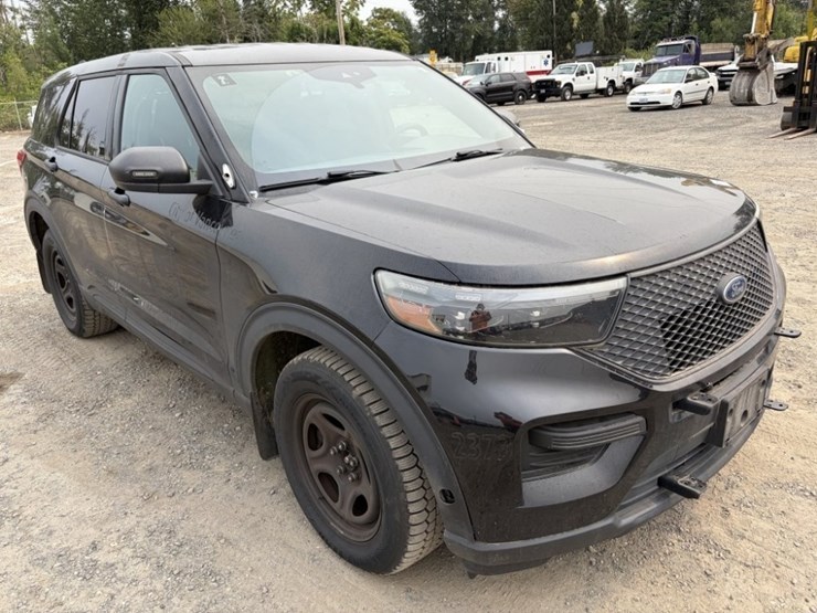 2020-ford-explorer-image-2