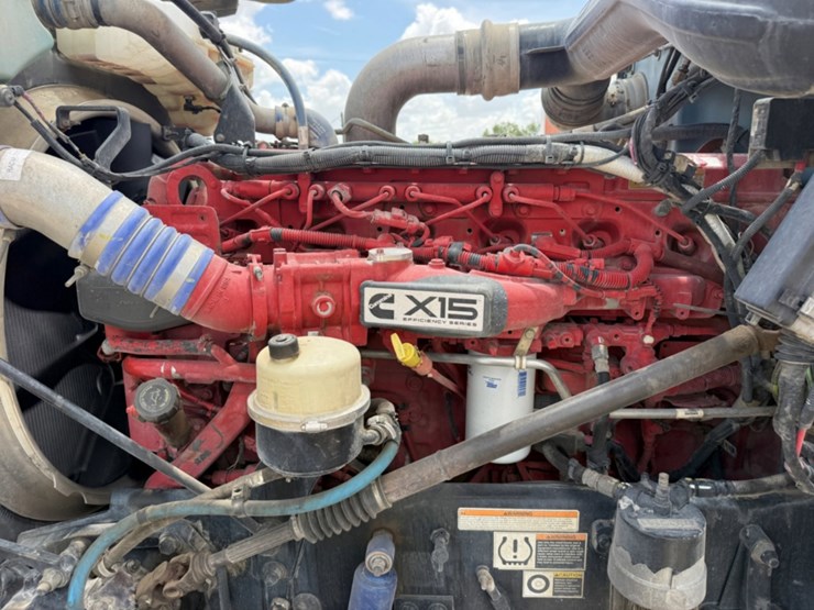 2019-peterbilt-389-image-9