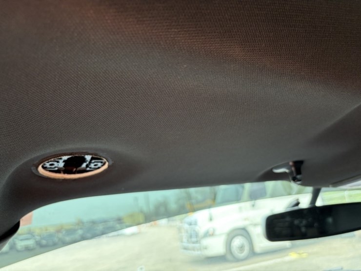 2017-ford-explorer-image-37