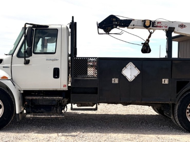 2010-international-durastar-4300-image-8